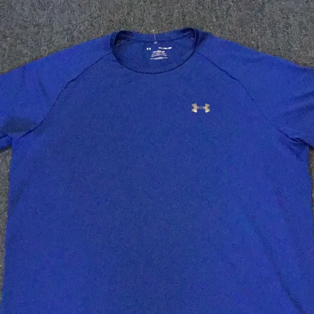 UNDER ARMOUR SHIRT MEN.